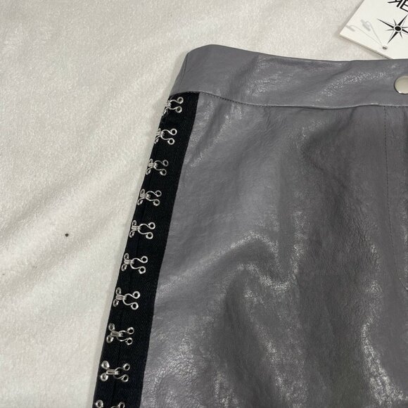 NWT $128 LF Seek Label Faux Leather Hook & Eye Side Skirt Grey [ Medium ]‎ #3920 - Picture 4 of 12